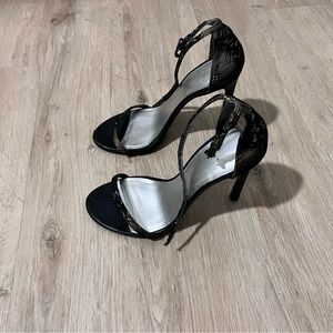 Stuart Weitzman nudist